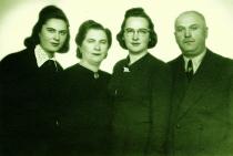 Vera Tomanic's family