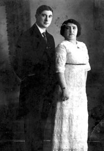 Isaac Berkovits and his wife Frieda Berkovits