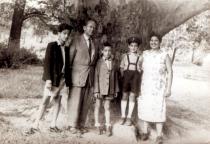 Jozsef Faludi's wife Mazal Faludi and sons Lexi, Tamas, and Emanuel Faludi