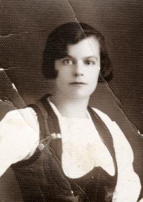 Hana Gasic's mother, Flora Kohen