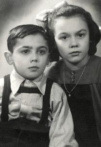 Portrait of Hana Gasic and her brother Rafael Montiljo