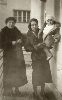 Maria Feheri with her mother and grandmother