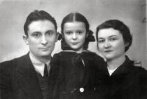 Liana Degtiar with her parents Elih and Sophia Degtiar