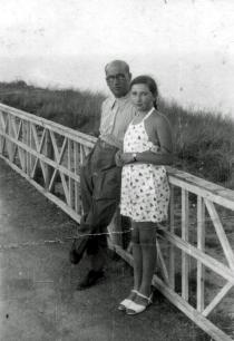Sarra Shpitalnik with her father Shlomo Molchanskiy