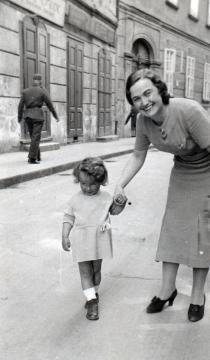 Lydia Piovarcsyova with her mother Margita Steinerova