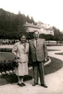 Arnold Adler with his daughter Alica Gazikova