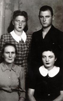 Elka Roizman and her Aunt Riva Korman, cousin Manya and Manya's husband Joseph