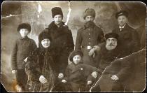 Boris Aizman and his family, including his son Israel Borisovich Aizman