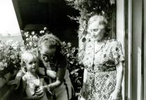 Eva Köckeis-Stangl, Enkelin Verena und Mutter Lilly Brill