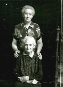 Mrs. Szamosi with her mother