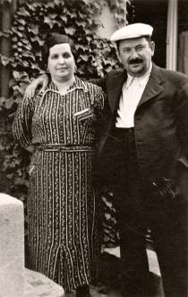 Vágó Istvánné szülei 1943-ban