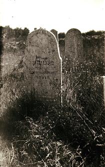 Jozefin Schultz's tombstone
